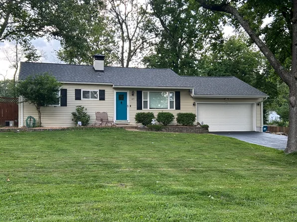 125 Highview Dr, Ballwin, MO 63011