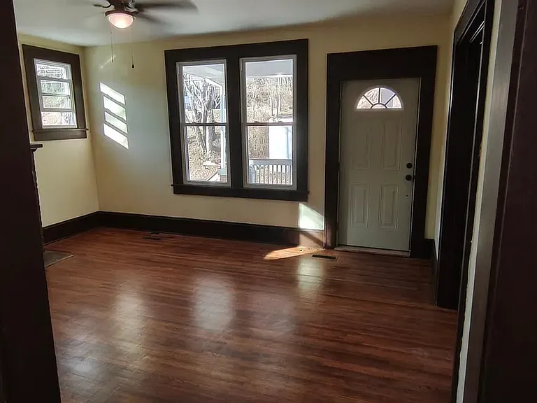 221 S Washington Ave — Photo 2
