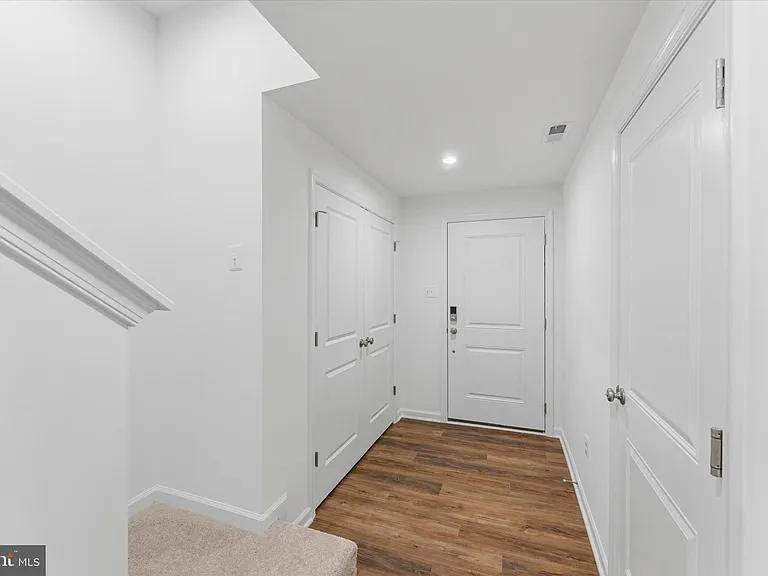 501 Fontana Cir — Photo 25