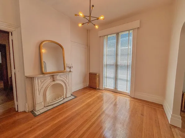 156 1st St #1R, Troy, NY 12180