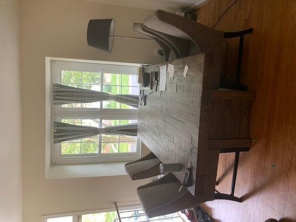 Eating area, great east facing windows for wonderful morning sun.