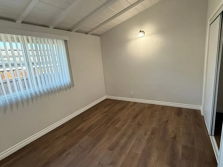 1002 E Walnut Ave — Photo 10