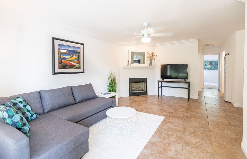 1st image of 4775 Seminole Dr APT 103