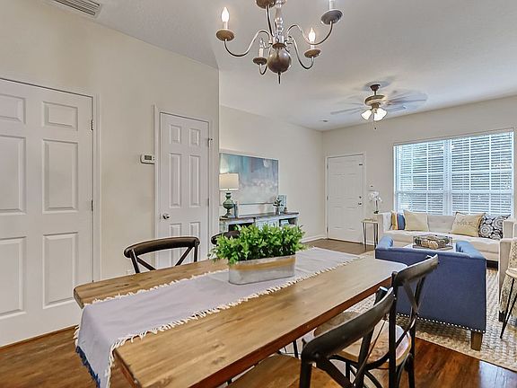 4th image of 3617 Summerlin Ln