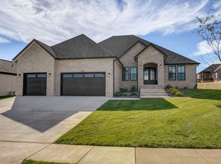 1525 N Marlowe Ave, Springfield, MO 65802