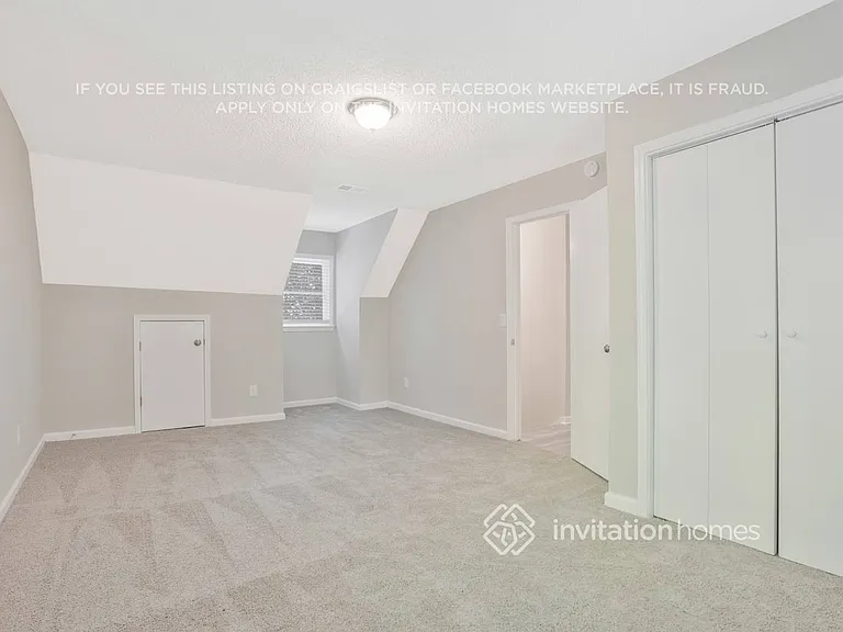 306 Lake Swan Ct — Photo 17
