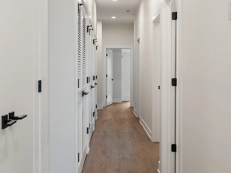 416 E 50th Pl #3W — Photo 7