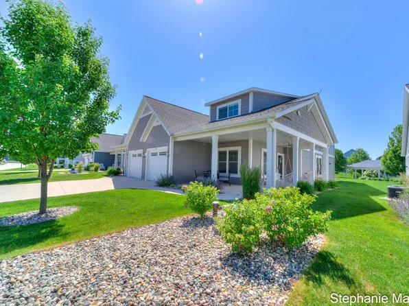 675 Terrace Point Dr, Muskegon, MI 49440