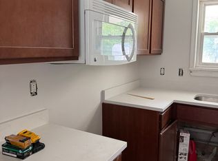 61475 Eleven Mile Rd, South Lyon, MI 48178