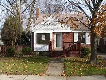 7756 Lamphere photo 1