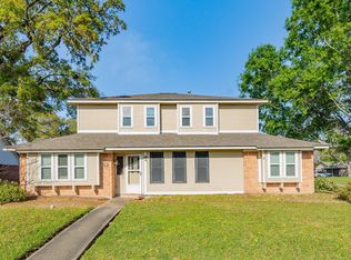 52 S Bachelor Button St, Lake Jackson, TX 77566