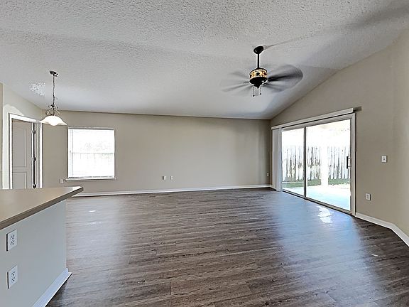 4th image of 3728 Briar Ln