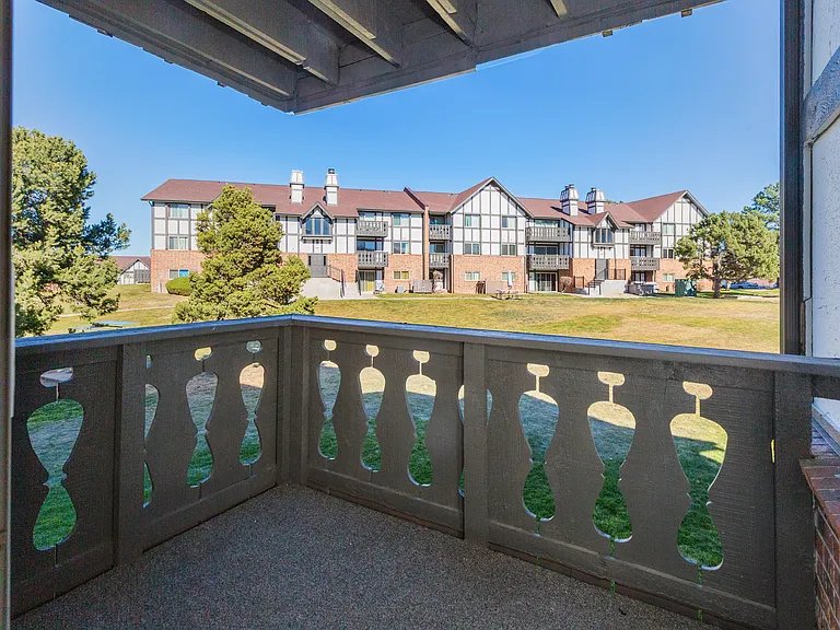 Berkshire Apartments — Photo 15