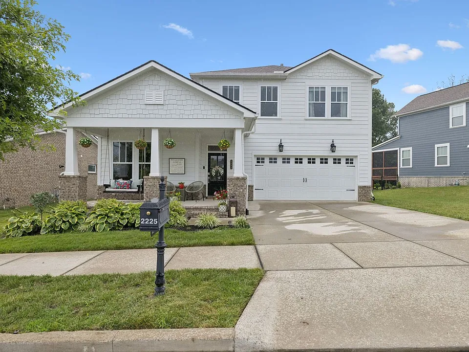 2225 Maytown Cir