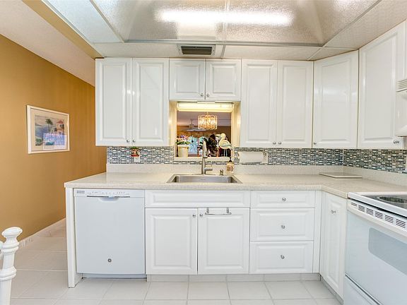 2nd image of 2502 Antigua #D1