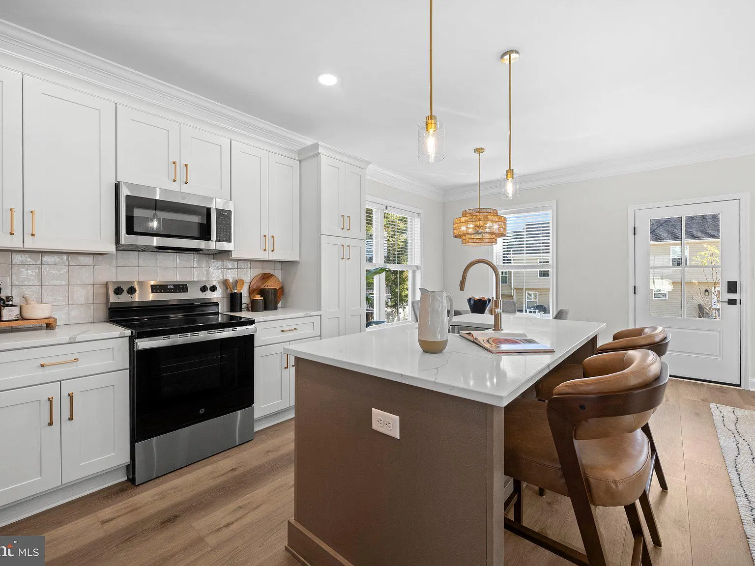 2 bed, 2.0 bath, 1450 sqft, $2,900 — Photo 4