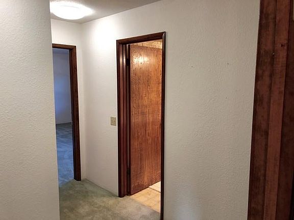 5th image of 750 Hilma Dr