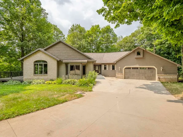 8047 Kraft Ave SE, Caledonia, MI 49316
