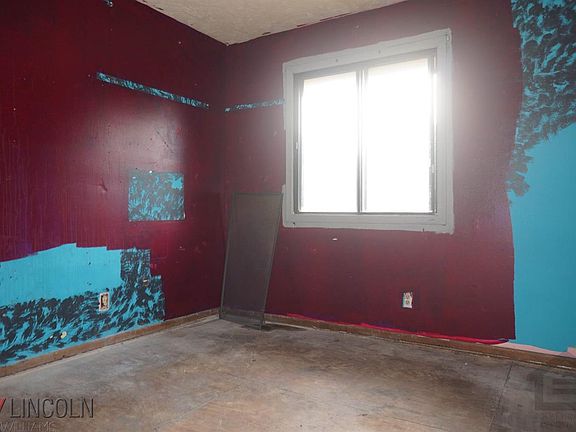 5th image of 2610 NW 49th St