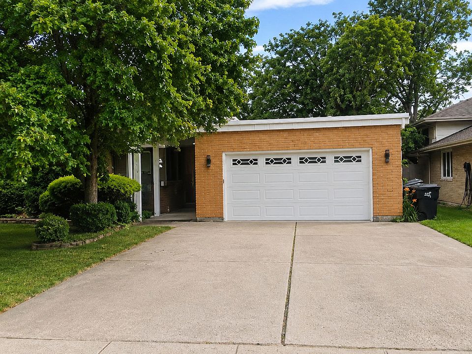 1st image of 943 E 164th Ct