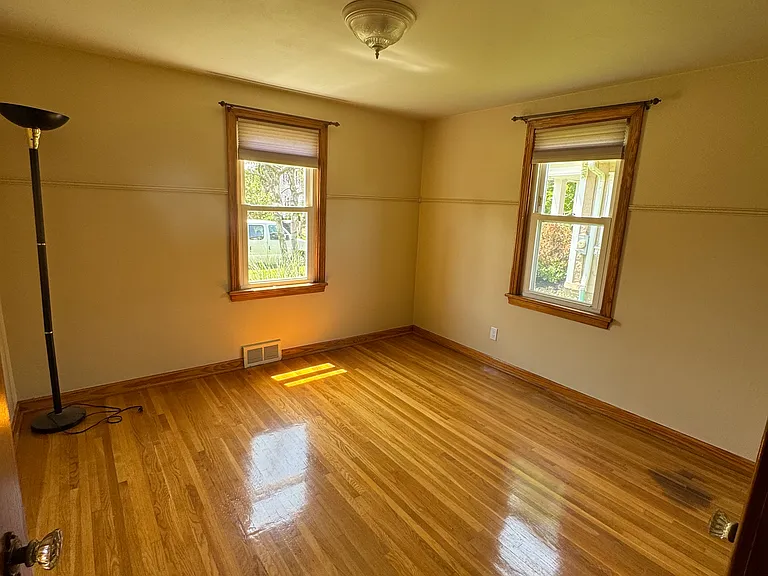 38 Greenwood Ave — Photo 10