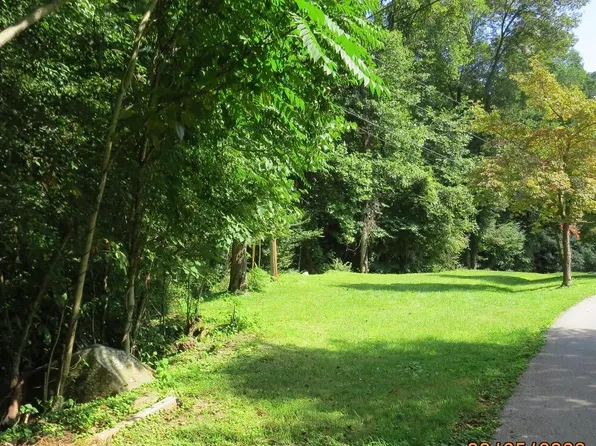 110 Mill Dr, Harlan, KY 40831