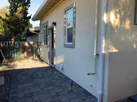3rd image of 841B Ames Ave