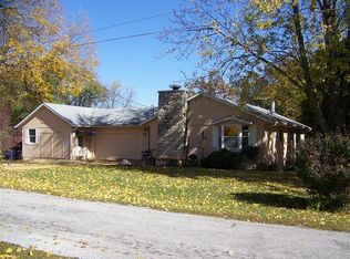 1841 Pineo Grove Ln, Princeton, IA 52768
