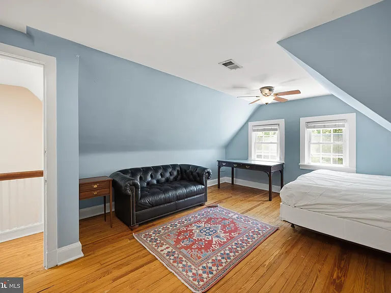 214 E University Pkwy — Photo 45
