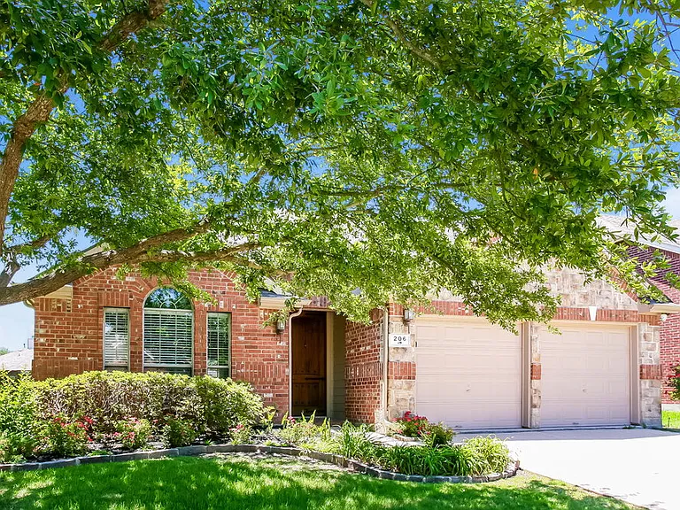 206 Cox Dr — Photo 4