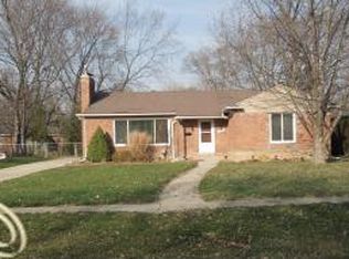 16980 Kinross Ave, Beverly Hills, MI 48025