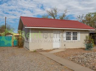 215 Stanford Dr SE, Albuquerque, NM 87106