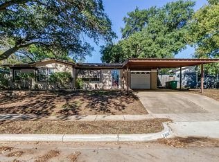 1604 Canterbury Cir, Fort Worth, TX 76112