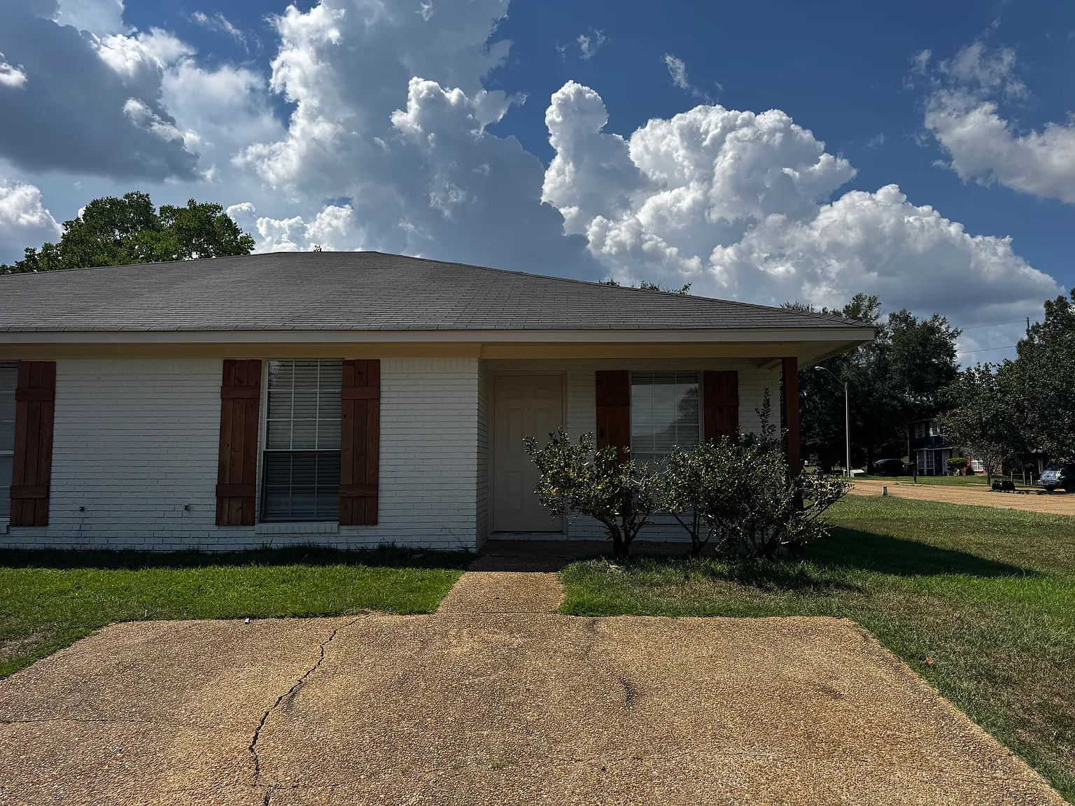2 bed, 980 sqft, $1,325 — Photo 1