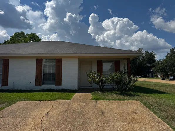 49 Meadowoods Ter #49B, Jackson, MS 39211