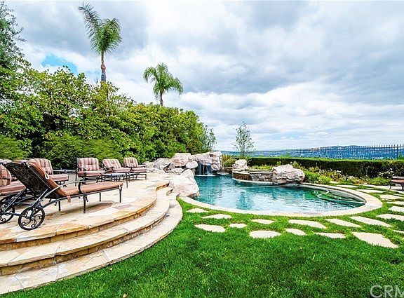 4th image of 2209 Ladera Vista Dr