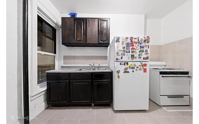 Sold by Douglas Elliman | media 10