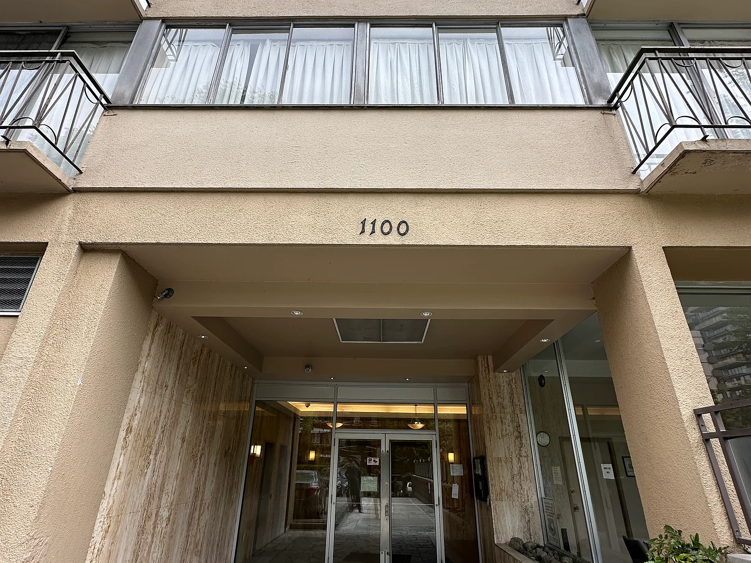 1 bed, 600 sqft, $2,350 — Photo 3