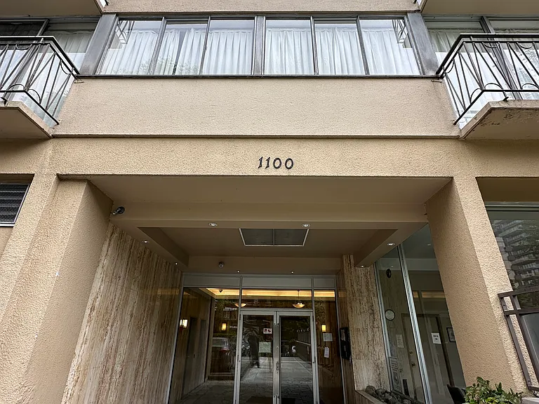 1100 Jervis St #1906 — Photo 2