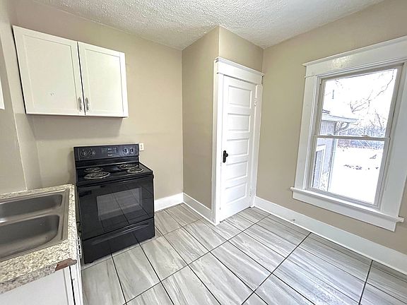 2nd image of 425 Livingston Ave