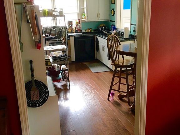 Eat-in Kitchen