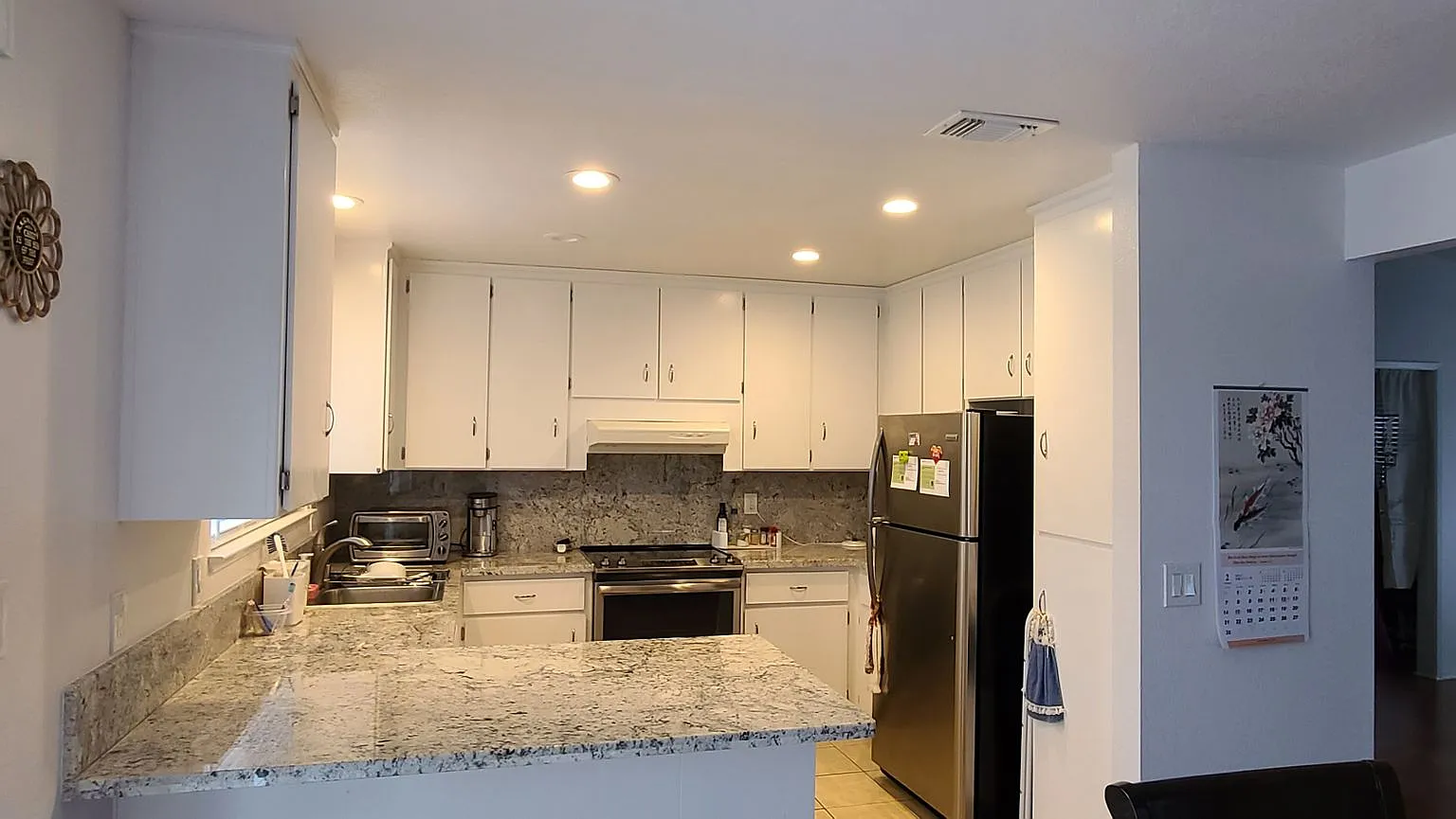 Beautiful 2 Bedroom Plus a Den in Desirable Greenhaven/Pocket Neighborhood! — Photo 3