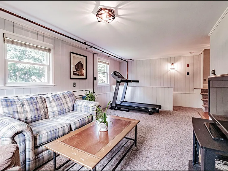 54 Bartley Ave — Photo 9