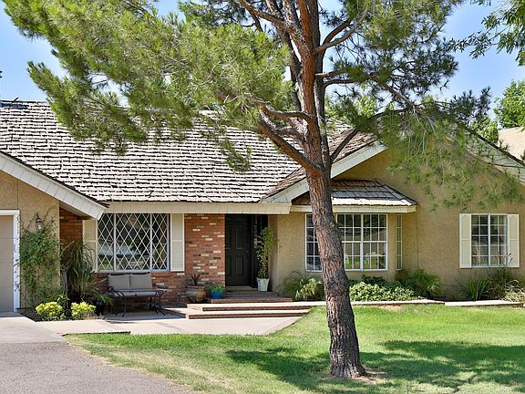 5th image of 2511 E Desert Lane #0