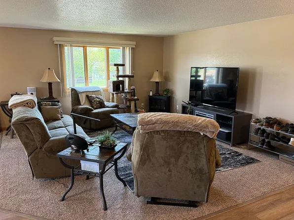 2707 12th Ave NW Unit 4, Mandan, ND 58554