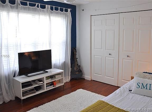 3rd image of 1733 Royal Grove Way