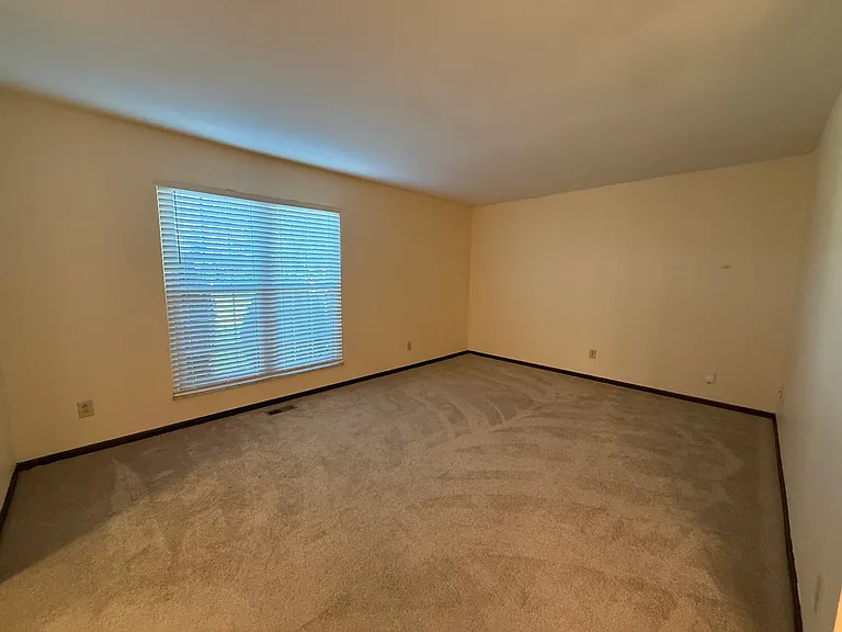 7773 Sterling Pl — Photo 4