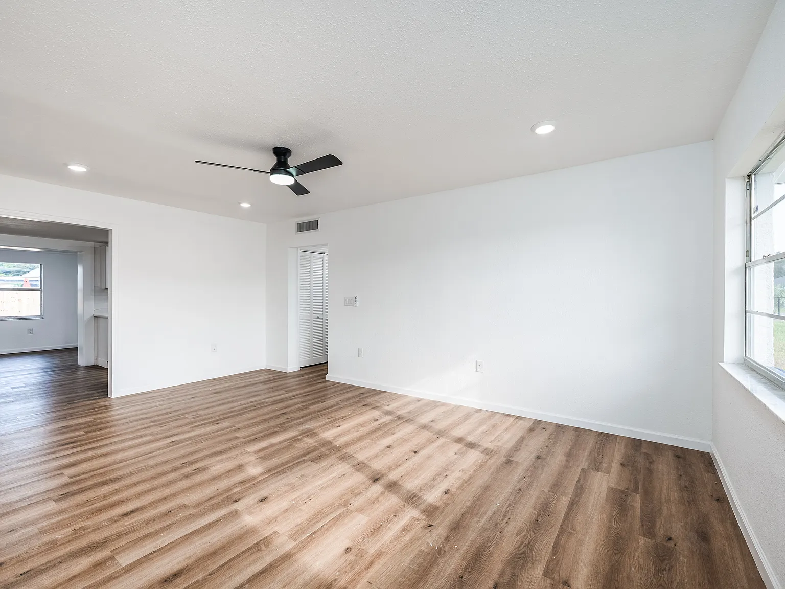 4 bed, 1688 sqft, $2,750 — Photo 3