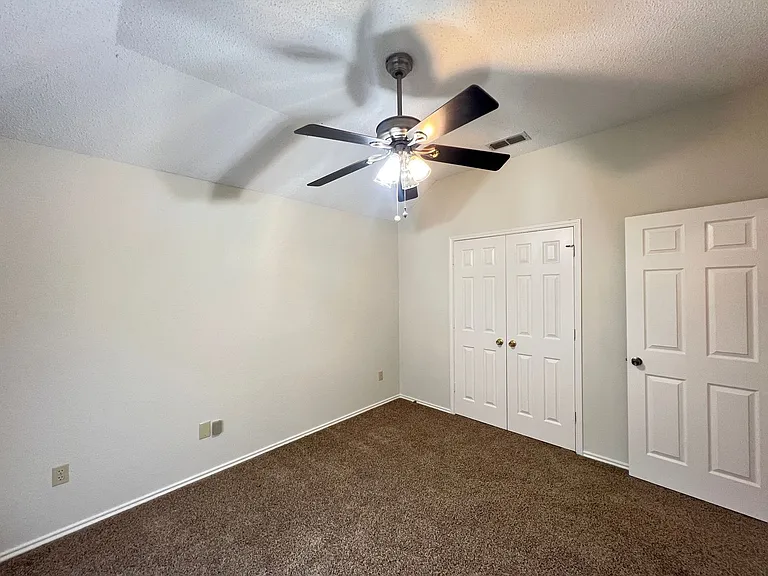 723 Sumner Dr — Photo 30