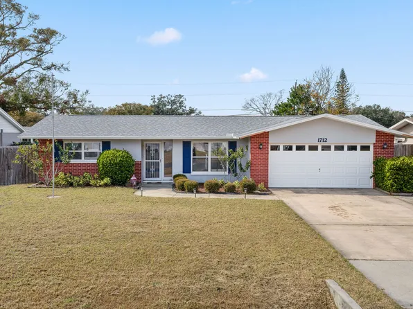 1712 Thomas Dr, Clearwater, FL 33759